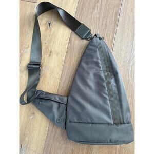 NWOT Danskin Nylon Sling Bag